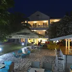 Proteas Otel 2*